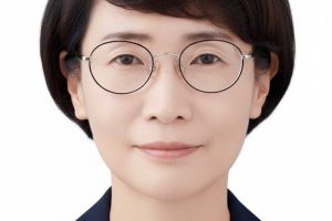 이진아-교수.jpg