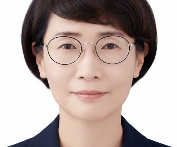이진아-교수.jpg